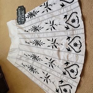 Dialogue Skirt A-Line Full 12 White Black Embroidery